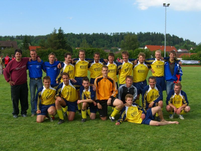 2005 nach gewonnenem Relegationsspiel in Münsingen